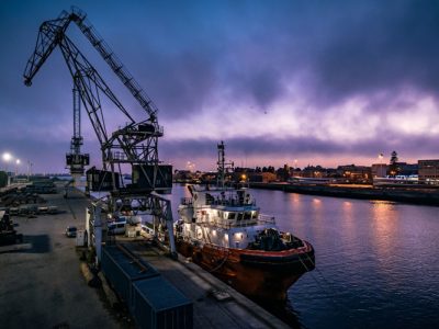 The sea trade port - Photo by Maksym Kaharlytskyi on Unsplash